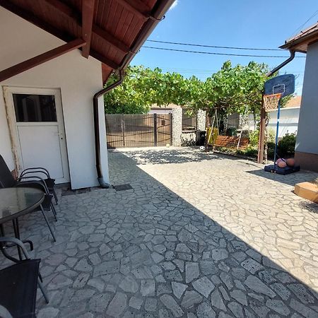 Cozy, Quiet & Family Friendly In Arad公寓 客房 照片