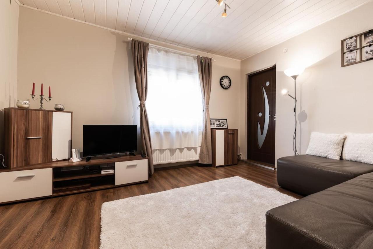 Cozy, Quiet & Family Friendly In Arad公寓 外观 照片