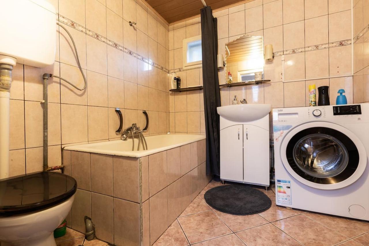 Cozy, Quiet & Family Friendly In Arad公寓 外观 照片