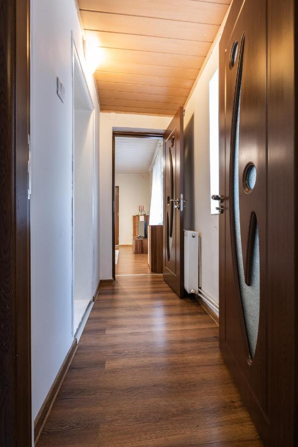 Cozy, Quiet & Family Friendly In Arad公寓 外观 照片